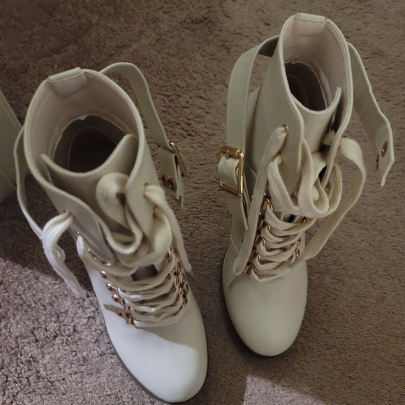 Brand new Beige Gold beauties in US size 6 - Picture 3 of 4